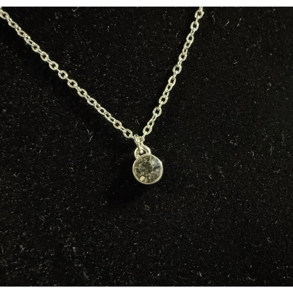 LOFT August Birthstone Peridot Green 5mm Round Charm Necklace 16–19in - Picture 2 of 5